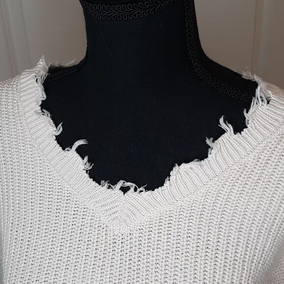 Jessica Simpson Distressed Cropped Sweater - Picture 2 of 10